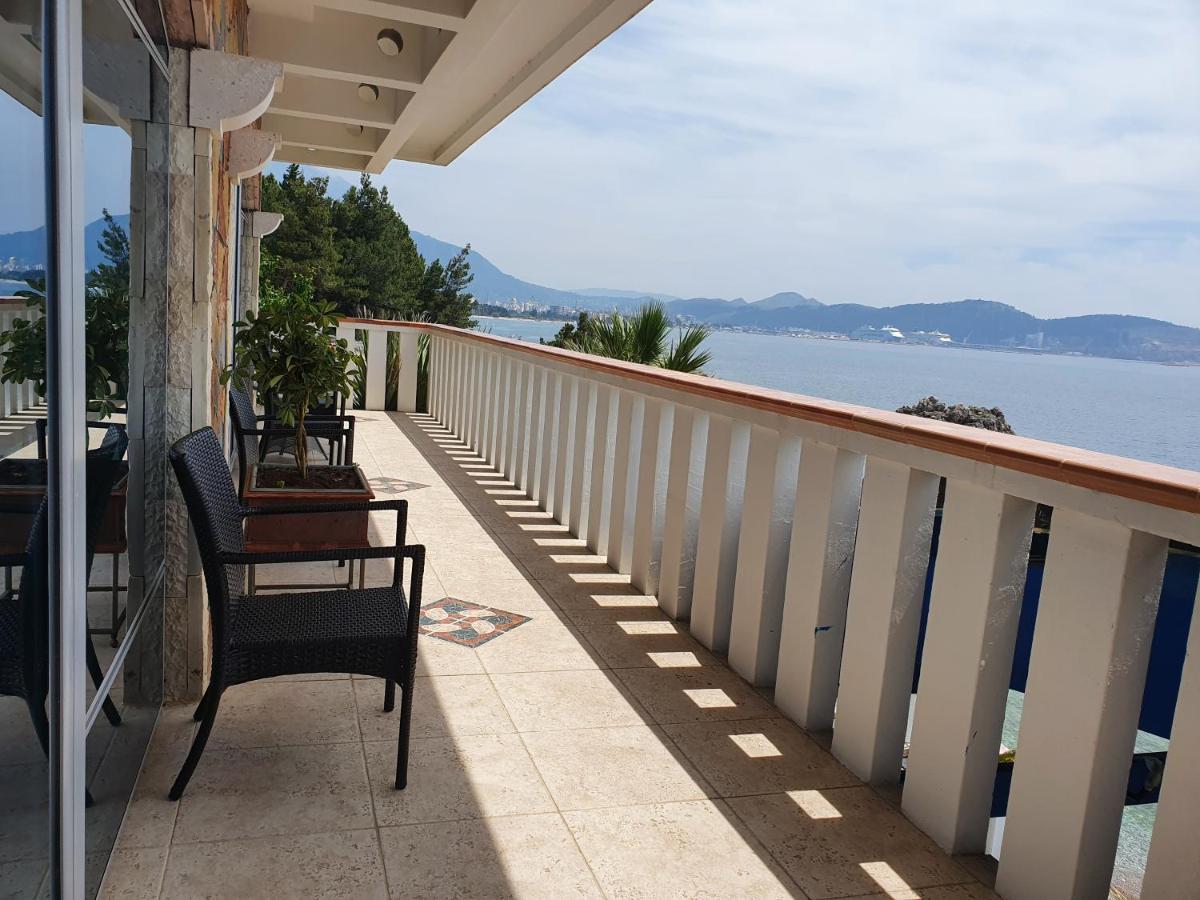 Sunset View Apartments Bar Exterior foto
