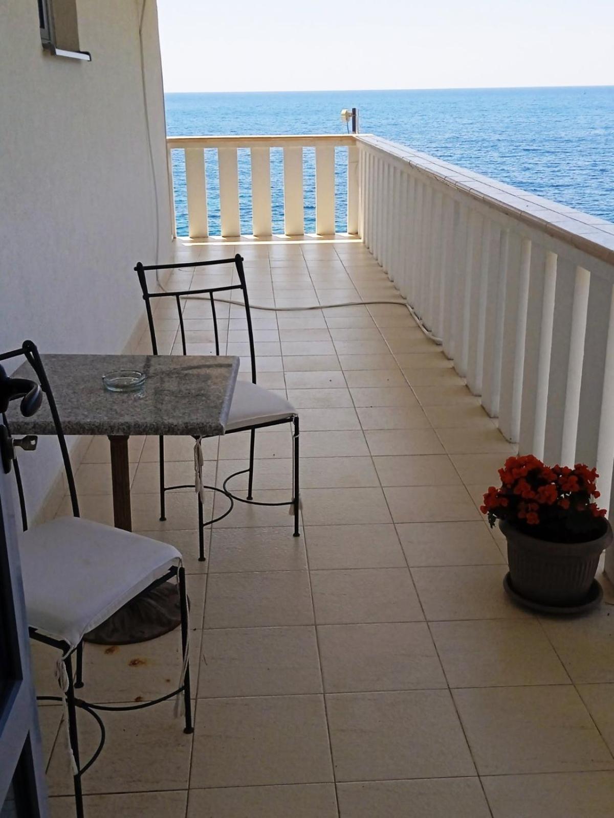 Sunset View Apartments Bar Quarto foto